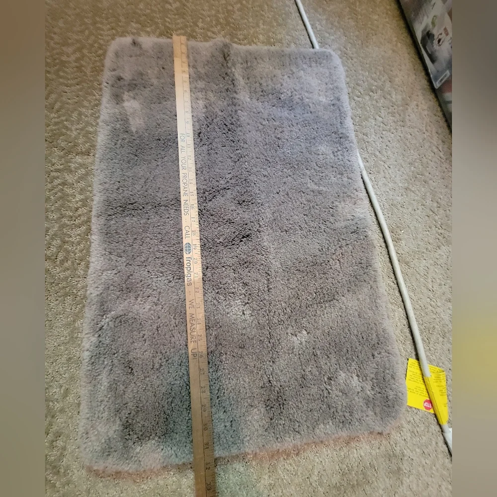 Bathroom rug